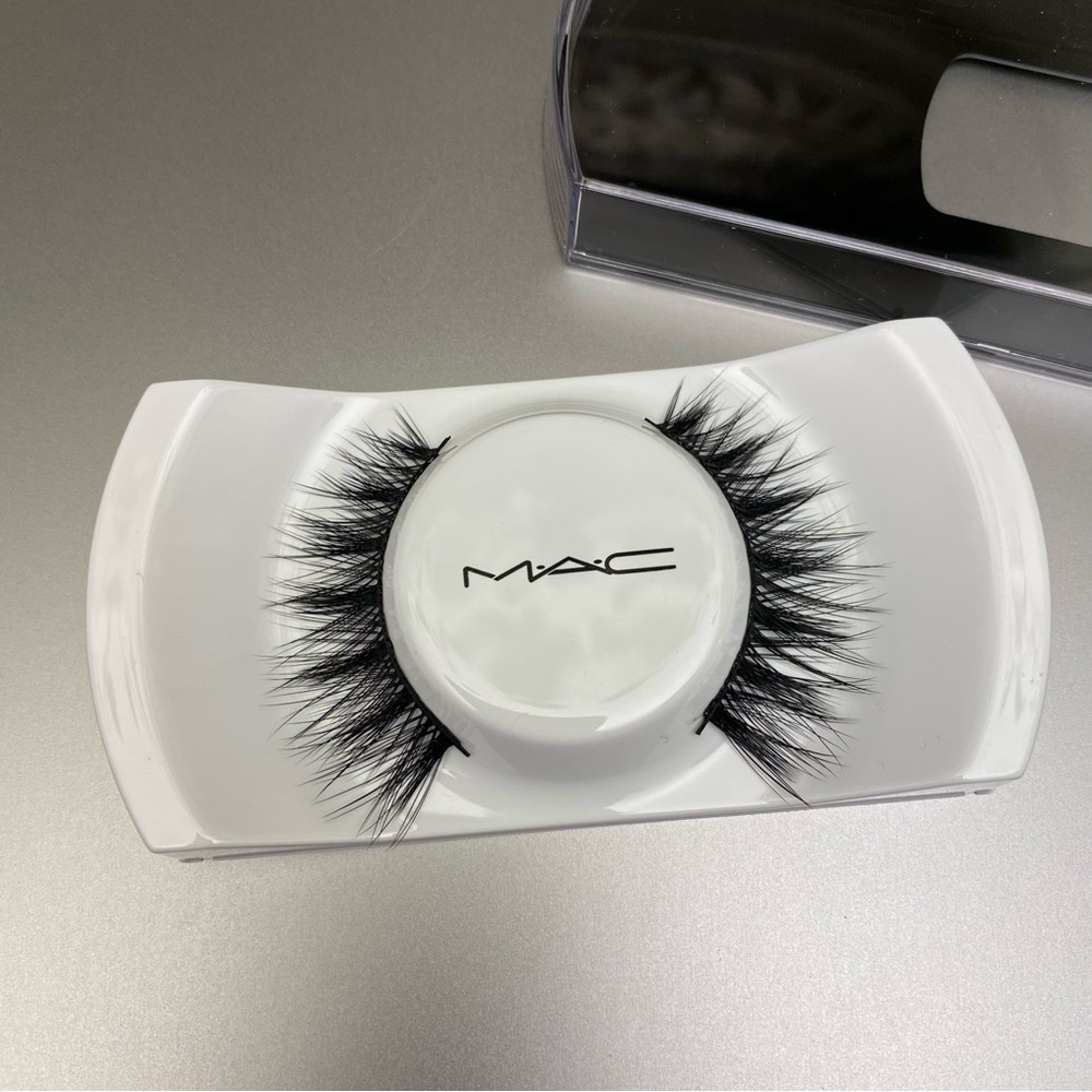 MAC “89 Megastar” Lashes